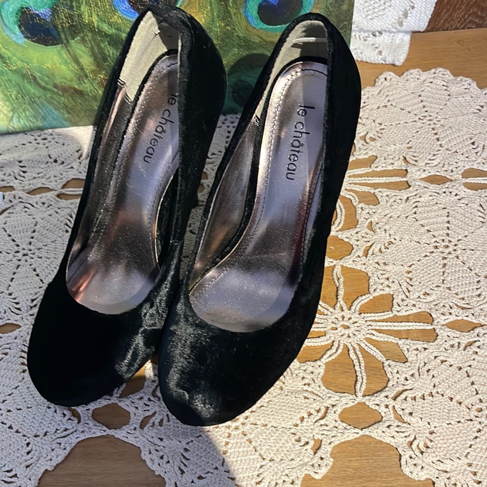 Velvet shoes,